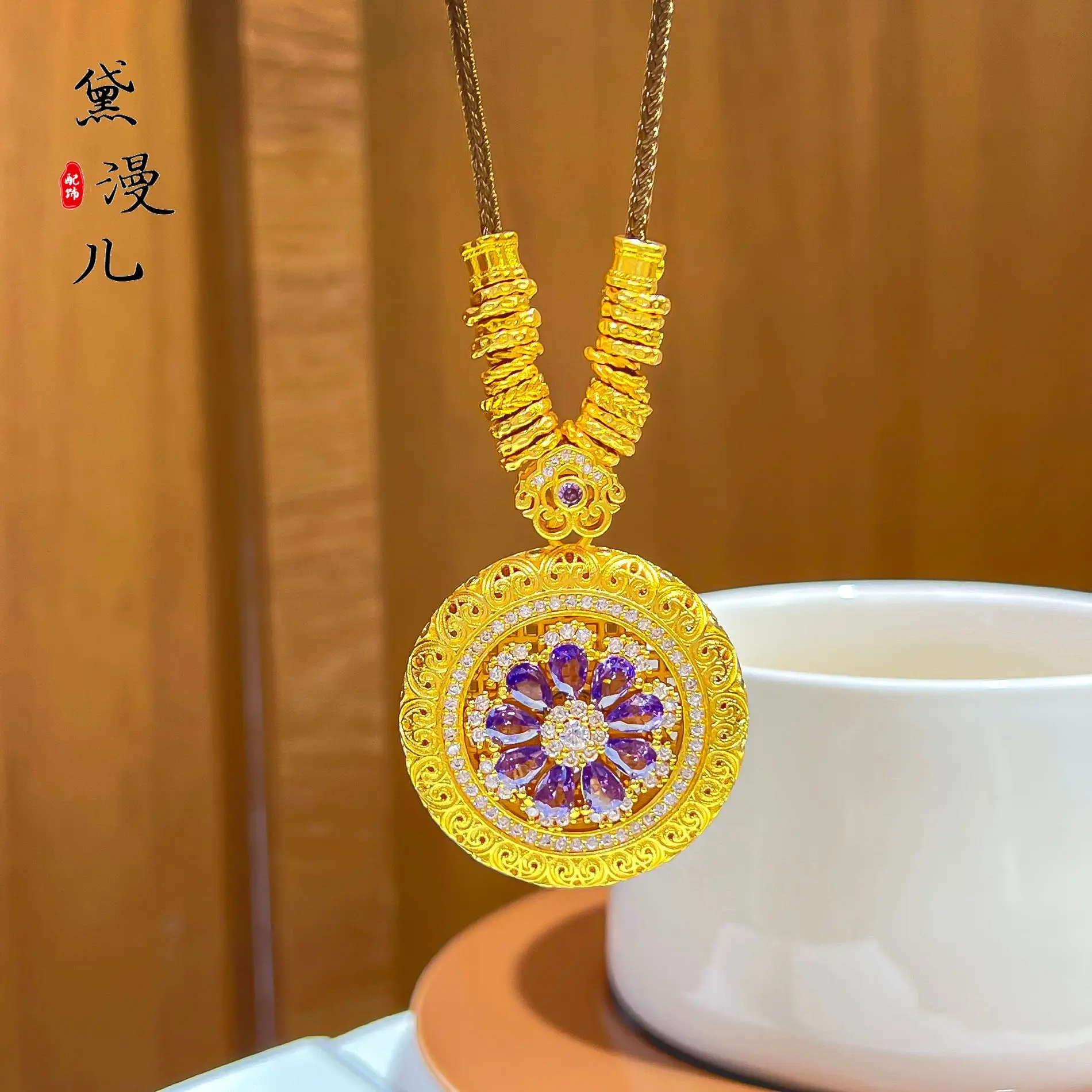 Luxury 9999 24K Solid gold certifid antique diamond coiled rotating necklace hollow filigree round card sweater chain jewelry