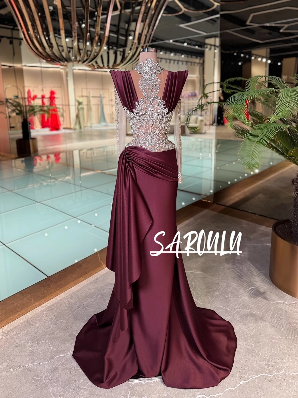 

Burgundy Ruched Satin Evening Dress Dazzling Crystals Beaded High Neck Prom Gown Elegant Mermaid Customized Cocktail Wear