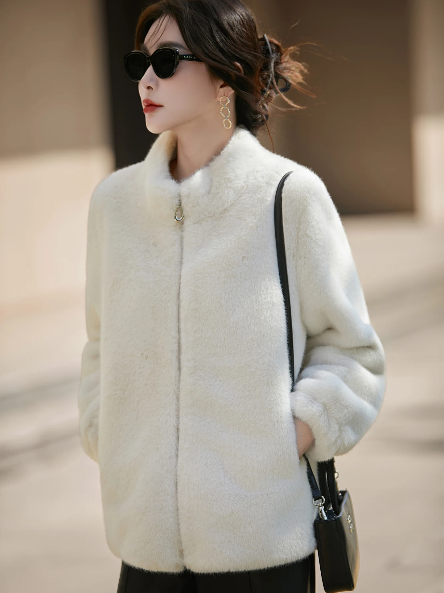 

Модная зимняя короткая шуба из меха норки с воротником-стойкой, универсальная, новинка 2025 года, элегантная женская шерстяная куртка