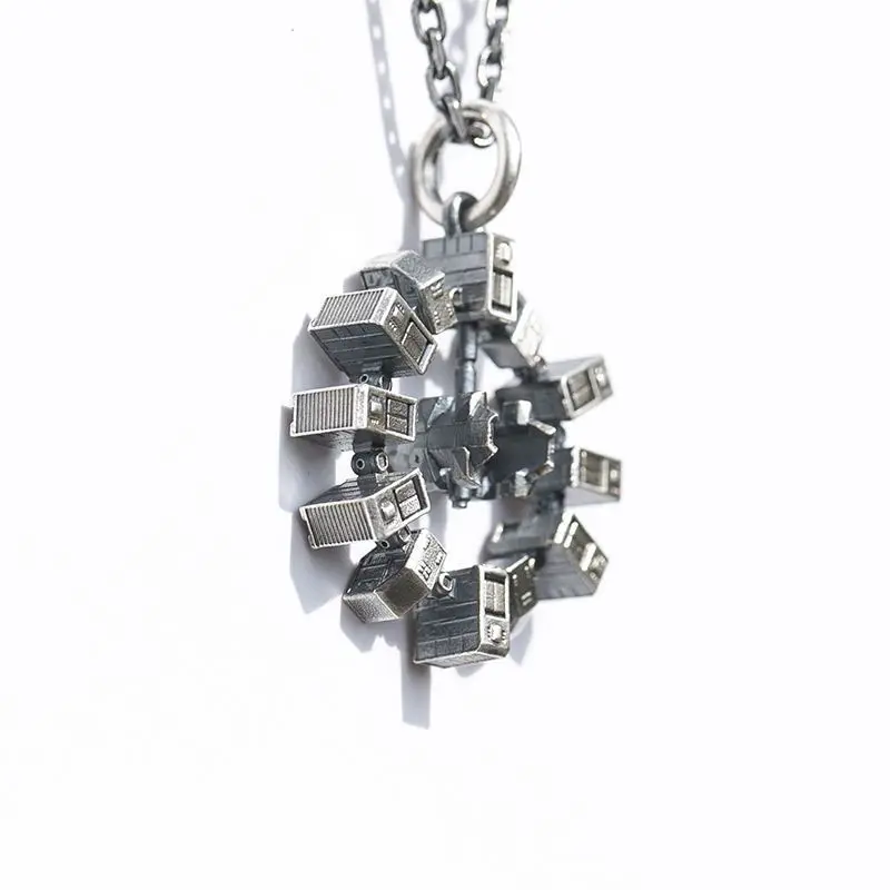 قلادة قلادة على شكل محطة فضائية للتحمل من البضائع بين النجوم - هدية لعبة إبداعية فريدة من نوعها للرجال #2