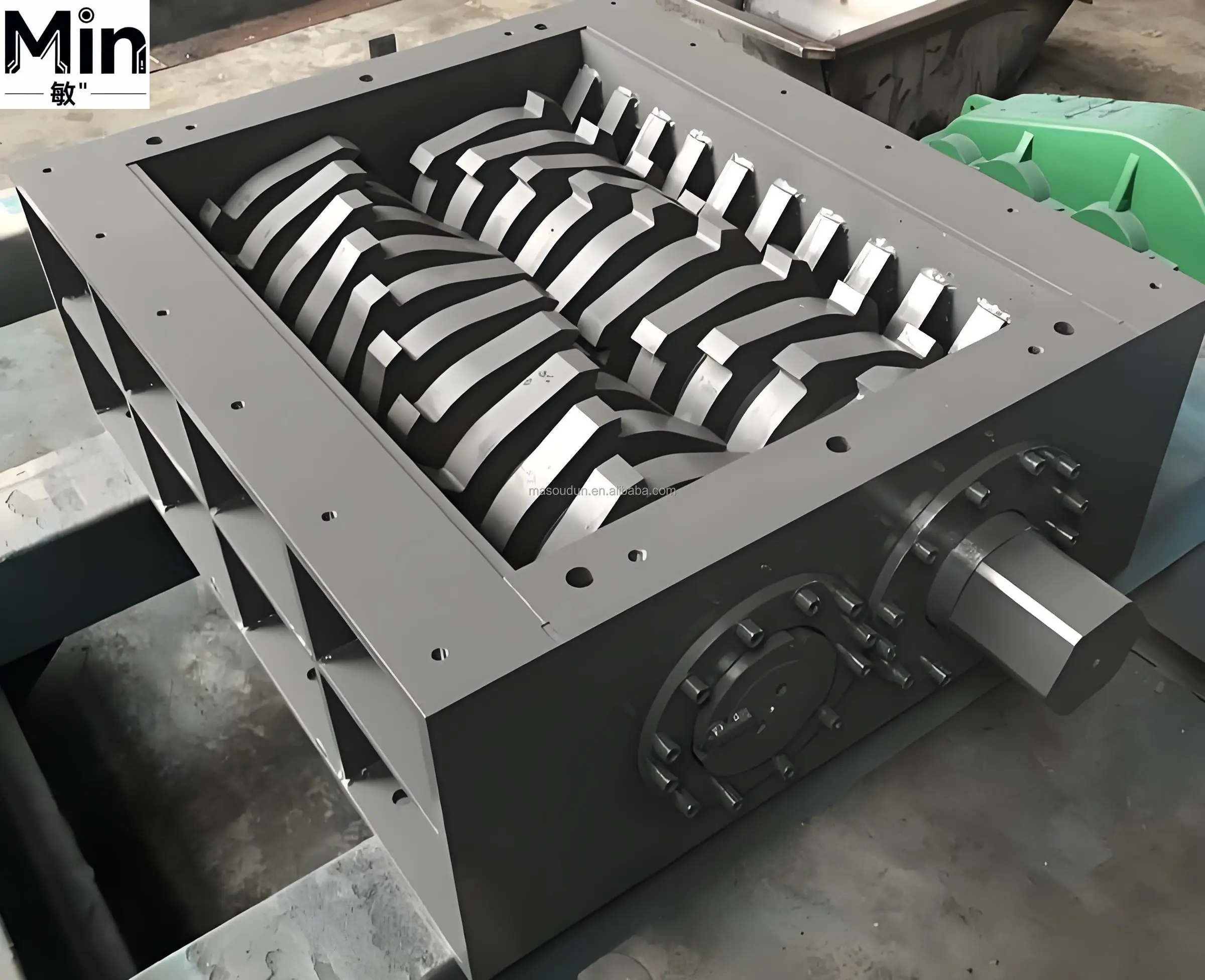 Industrial Heavy  Recycling Waste Plastic Shredder Machine Crushing Shredder for Plastic Bottles Waste Material