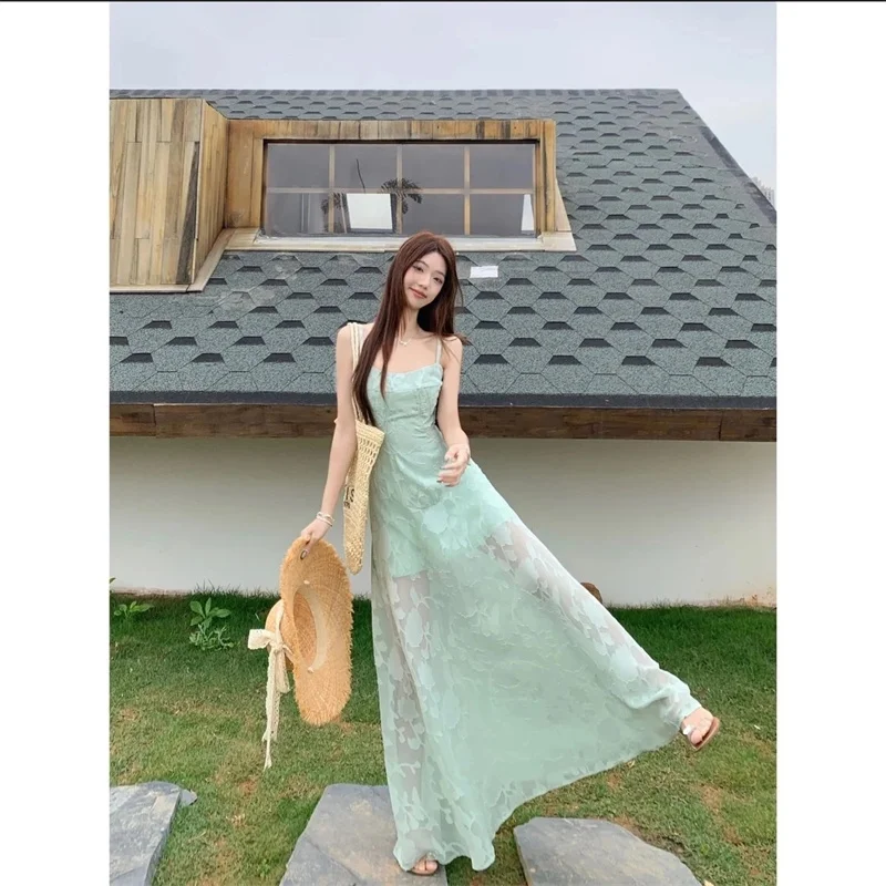 フレンチミントグリーンレースキャミソールドレス女性の夏の気質ウエスト締めAラインスカート海辺の休暇スタイルロングスカート