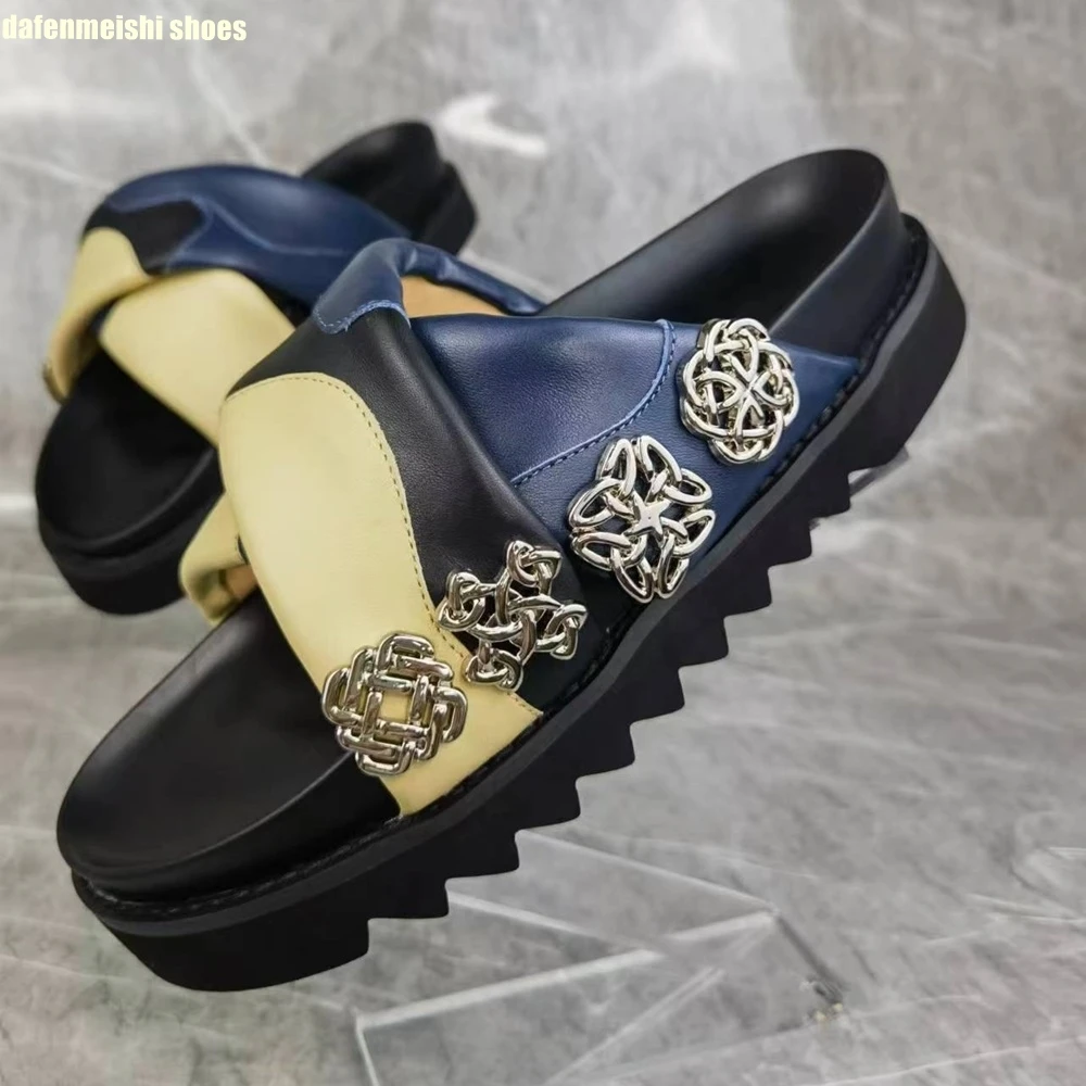 

2024 New Fashion Women Slippers Mixed Color Cross Strap Open Toe Slip On Summer Sandals Platform Side Metal Buckle Casual Slide