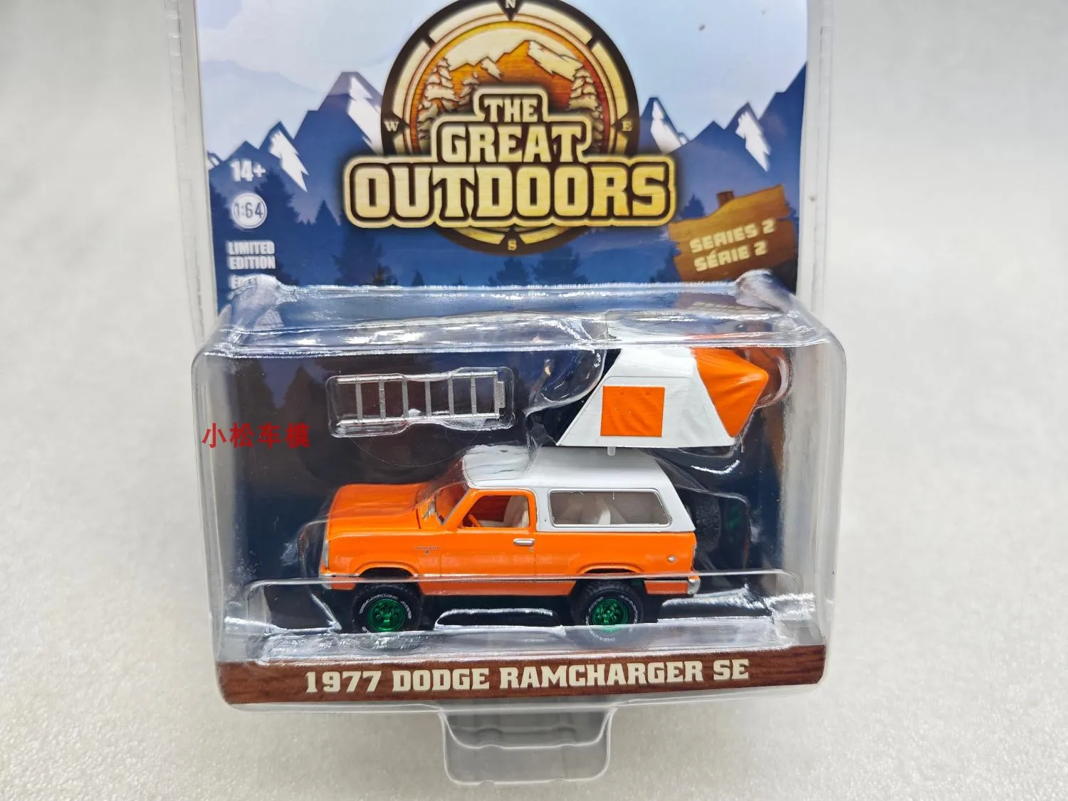 

GreenLight 1:64 1977 Dodge Ramcharger SE High simulation mini alloy car model toy gift ornament