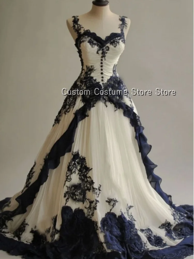 

Customized Black and White Lace Victorian Princess Wedding Dresses Lace Appliques Button Decoration Hem Floor Length Ball Gowns