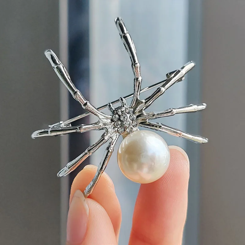 Gothic Halloween Spider Pearl Brooches Pins for Women Men Couple Punk Fashion Jewelry Scarf Hat Coat Suit Backpack Dress Corsage