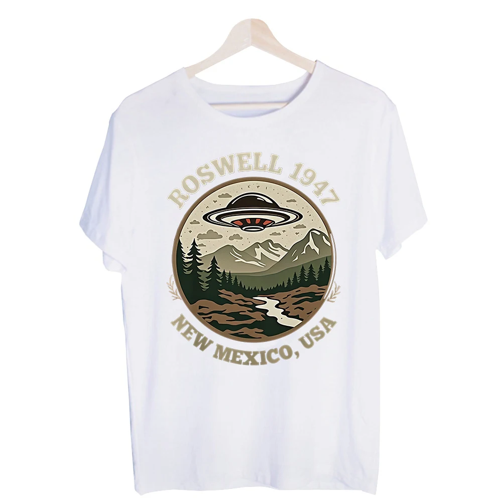 Men's UFO and Mountain Graphic Tee, Vintage Style Short Sleeve T-Shirt for Casual Daily Wear