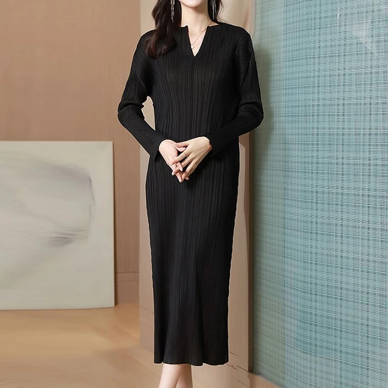 Pleated Dress Women\'s Long Sleeve Spring and Autumn 2023 New V-Neck Bottom Skirt Slim Fit Long Dress