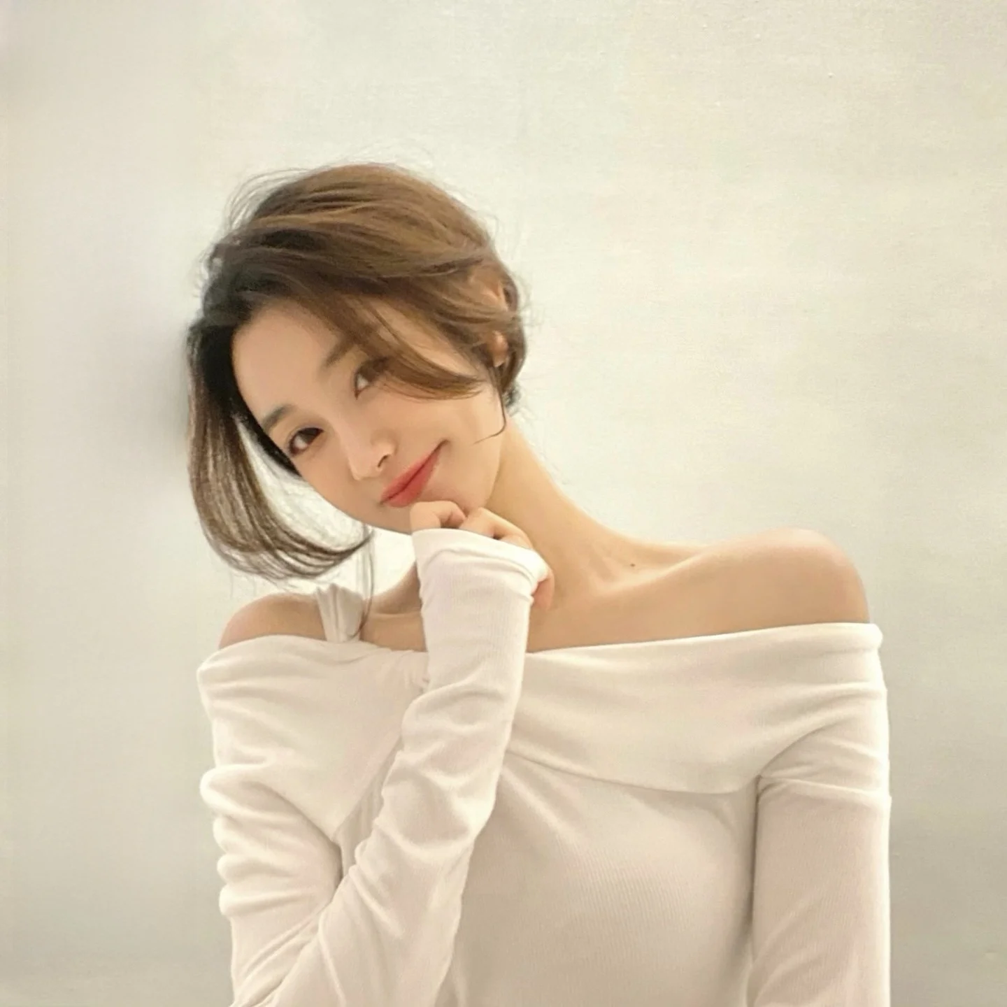 

Женская сексуальная футболка на одно плечо, облегающая, удлиненная, в корейском стиле, для повседневной носки