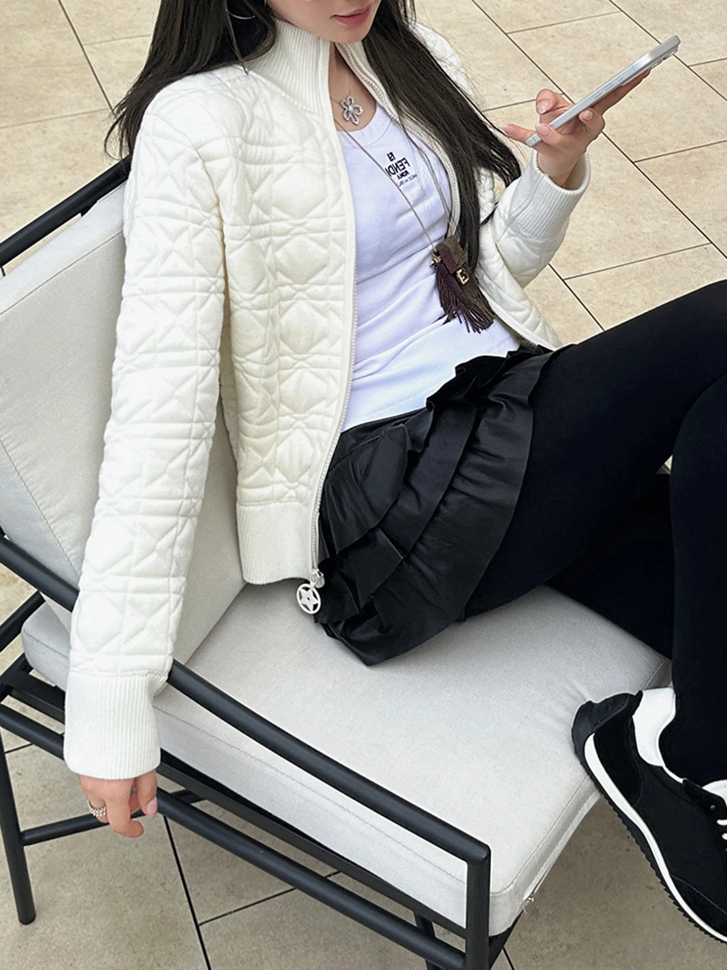 

Autumn Winter Thickened Woolen Knitted Short Coat Women's Fashionable Simple Match All New Plaid Zipper Closure Long Sleeve