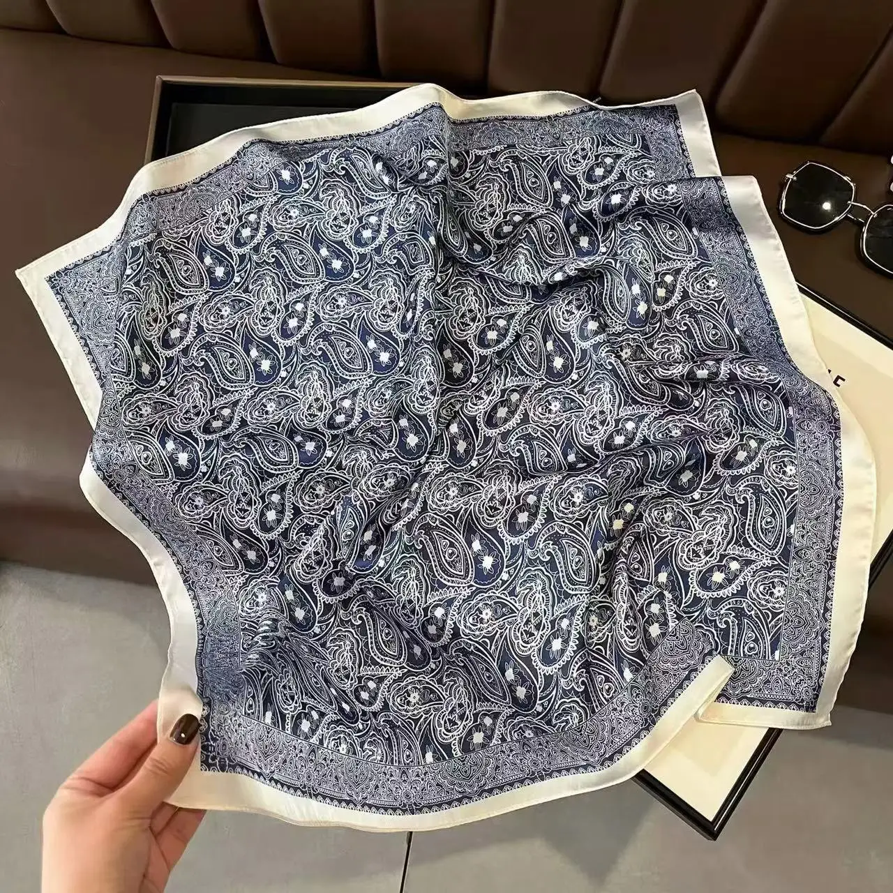 1 professioneller Retro-Schal, Haarband, kleiner quadratischer Schal, Sonnenschutz, Damen-Kopftuch, Seidenschal, Cashew-Blumenmuster