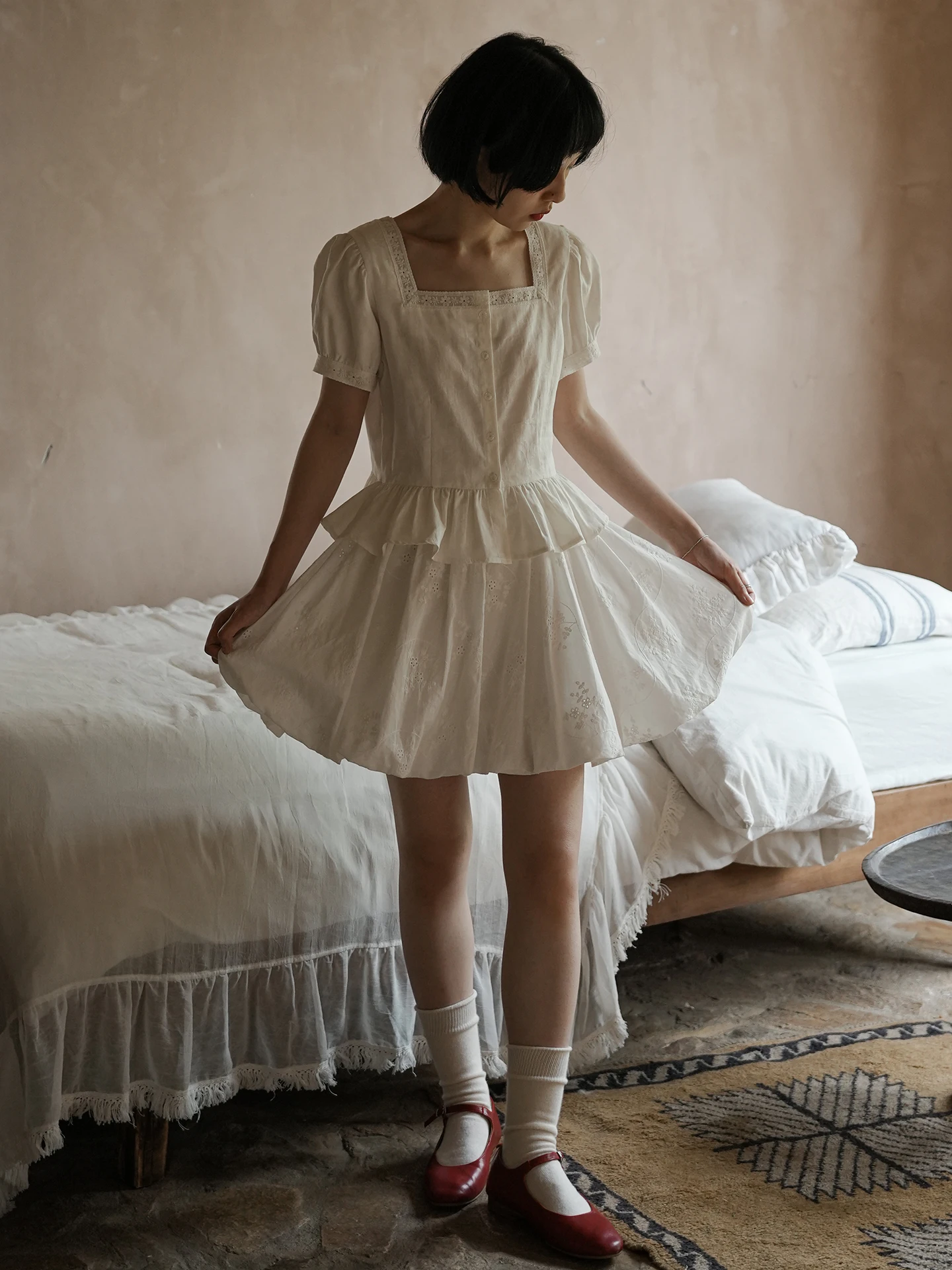 

Ретро-блузка с квадратным воротником и кружевом, с вышивкой и жемчугом, белая, женская, летняя, новая, в японском стиле, из смесового хлопка