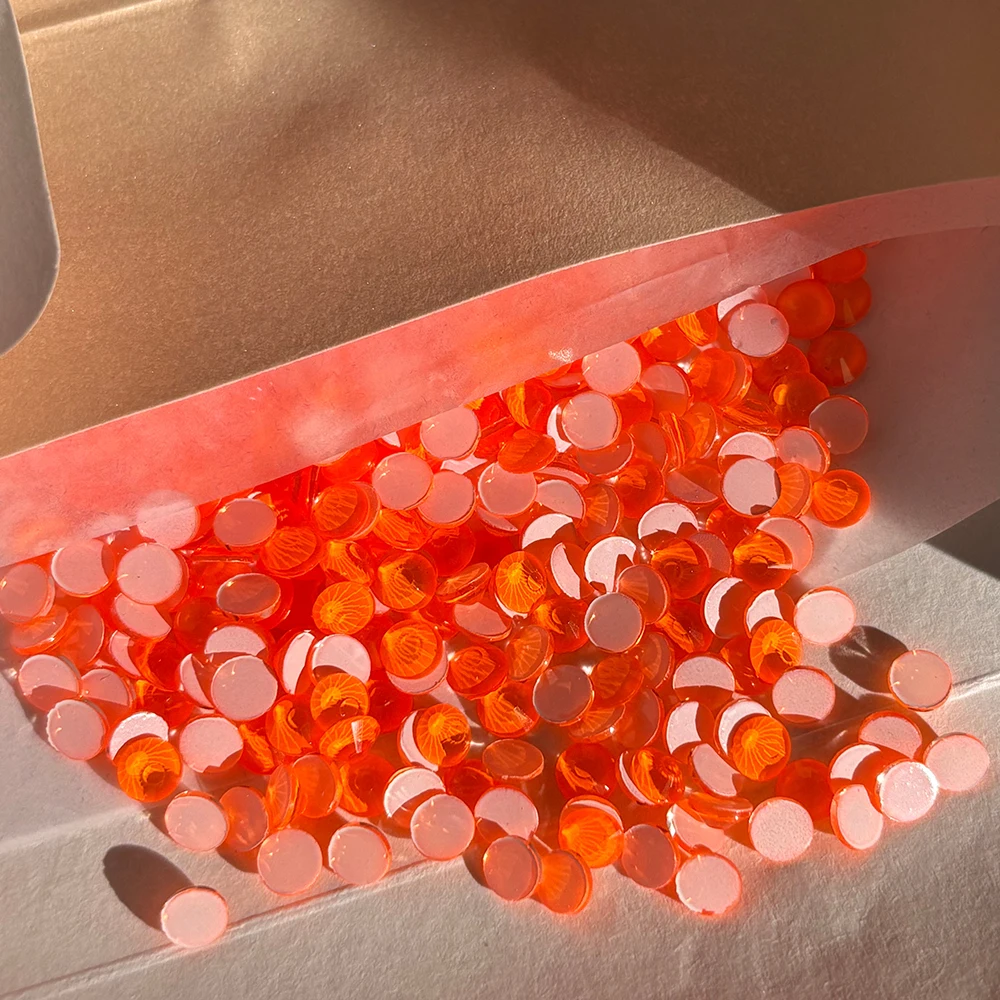 PUBRILEX Kristall-Neon-Strasssteine aus Glas, nicht heißklebend, flache Rückseite, fluoreszierende Strasssteine, DIY-Ornamente, Dekorationssteine für Kleidung – Detail 15