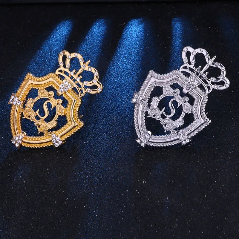 New Metal Crystal Crown Brooch English Letter Gold Silver Color Lapel Pins Men's Suit Corsage Fashion Brooches for Women Jewelry