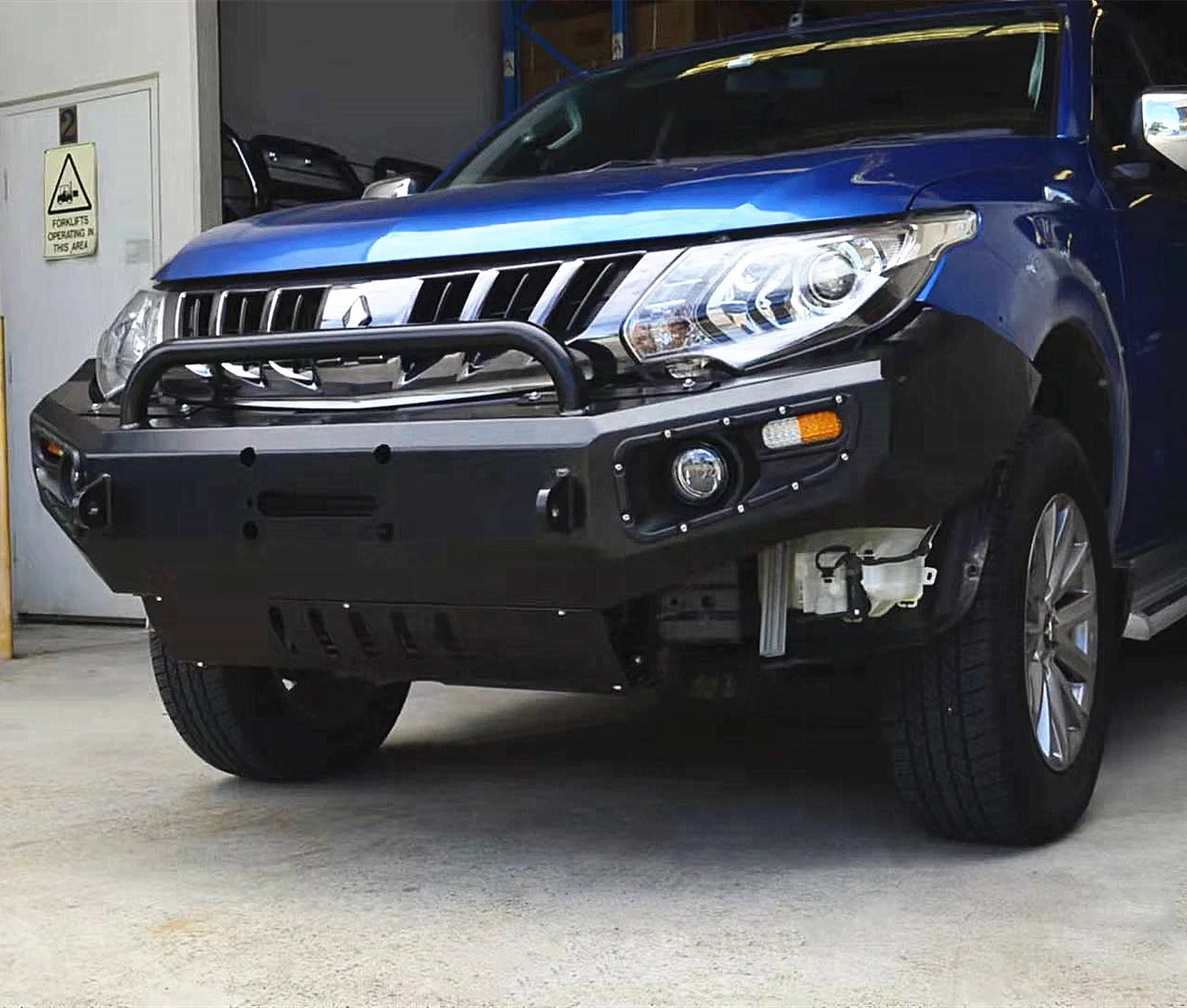 

Car Front Bumper 4x4 Auto Extrior Accessories for Mitsubishi Triton Body Car Bull Bar