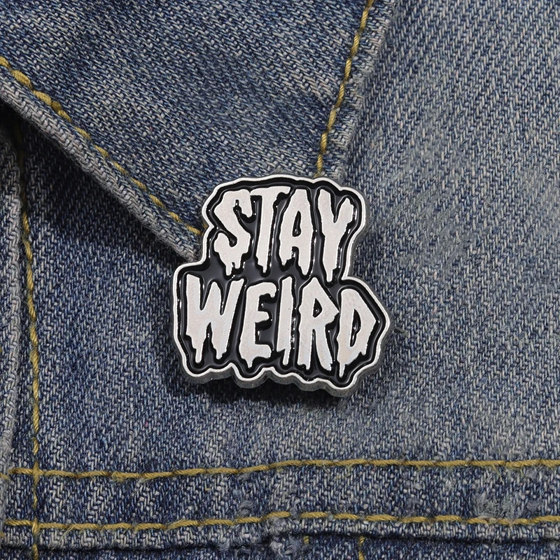 Stay Weird Be Creepy Heart Enamel Pins Punk Gothic Brooches Backpack Lapel Badge Halloween Jewelry Gift for Friends Wholesale