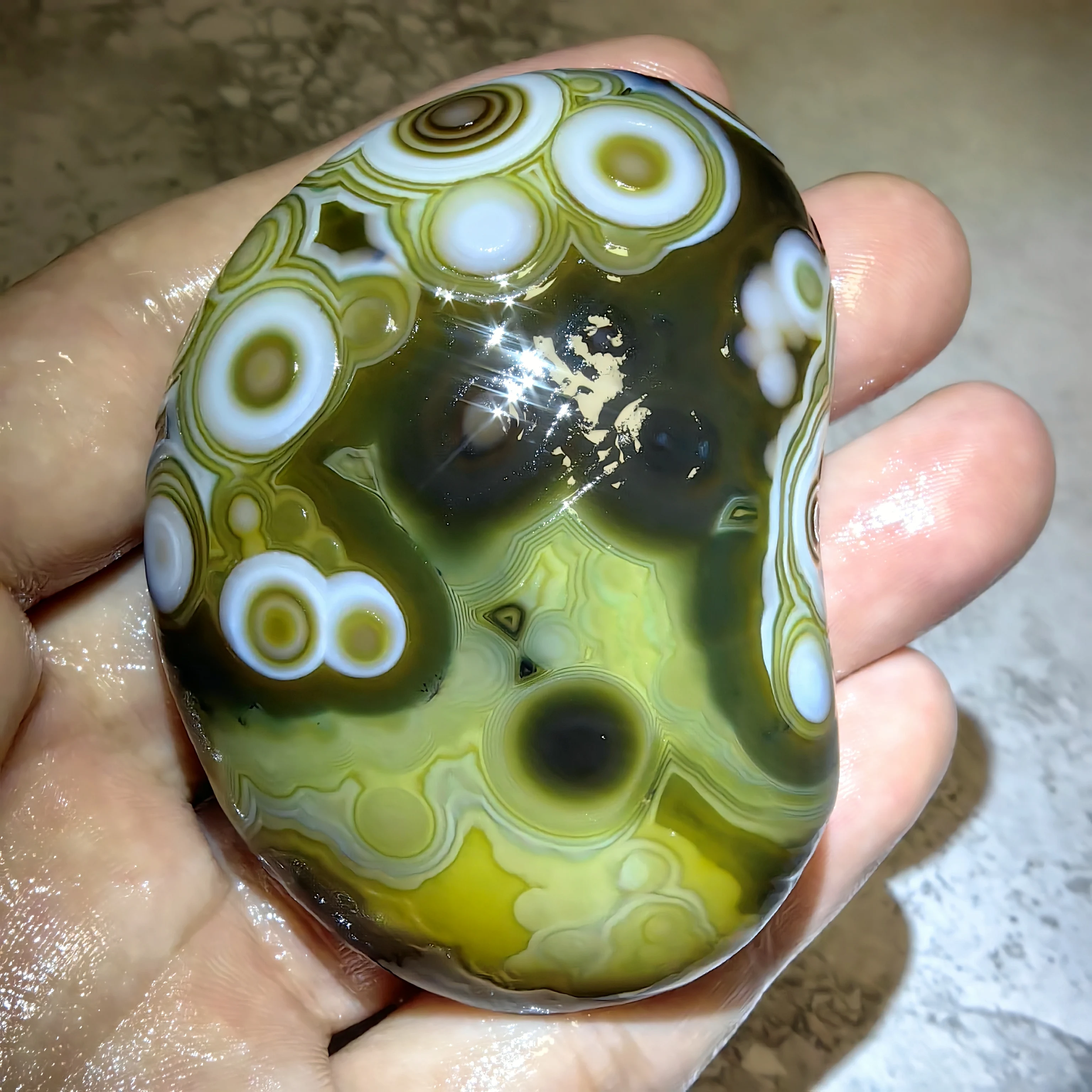 Naturally Gobi Eye Agate Mineral Specimen with Intricate Ring Patterns, Worry Stone Palm Stones Suitable for Rock Collectors