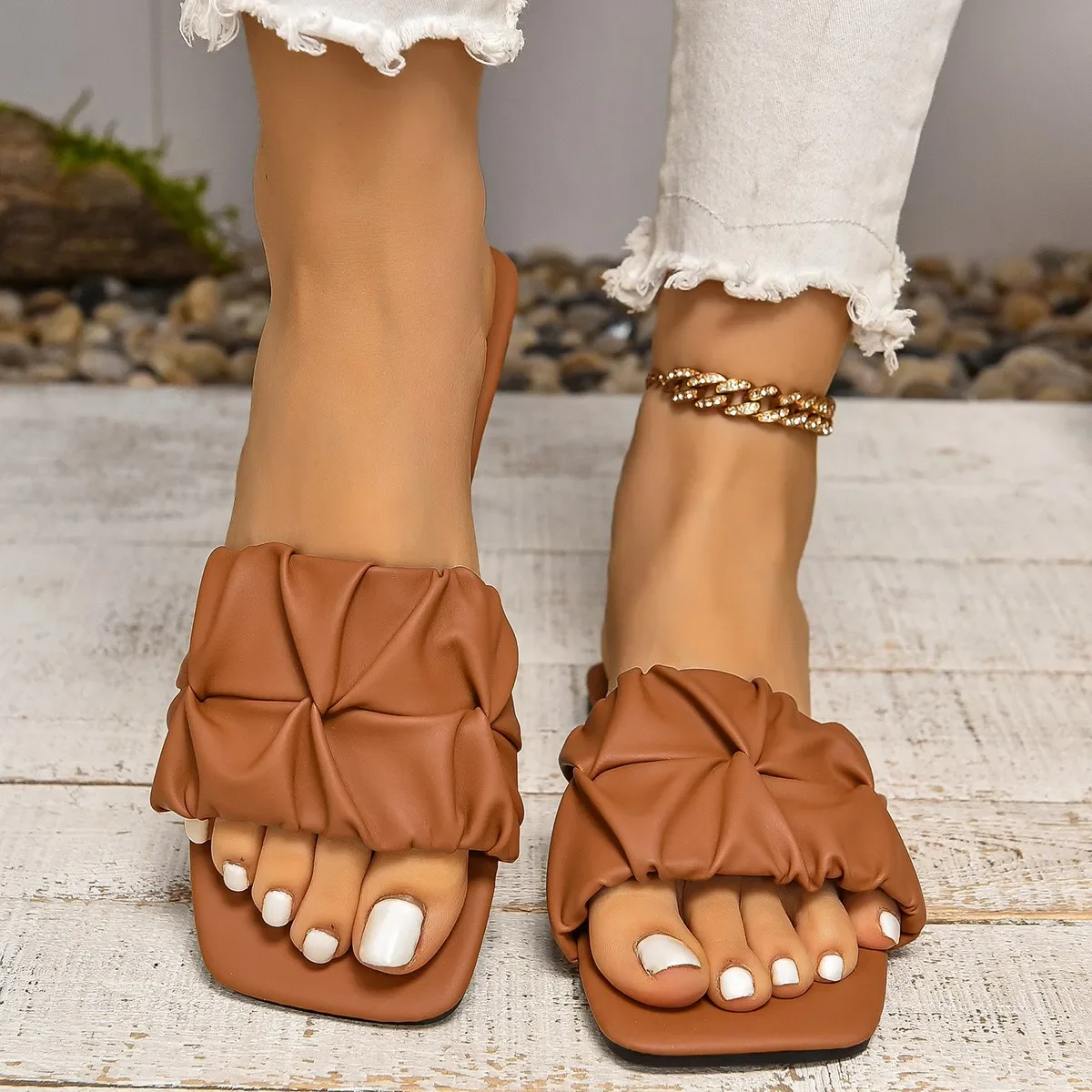 2024 Summer Slippers for Women Flip Flops Flats New Pleated Korean Slippers Women Sandals Green Slip on Shoes Big Size 35-42