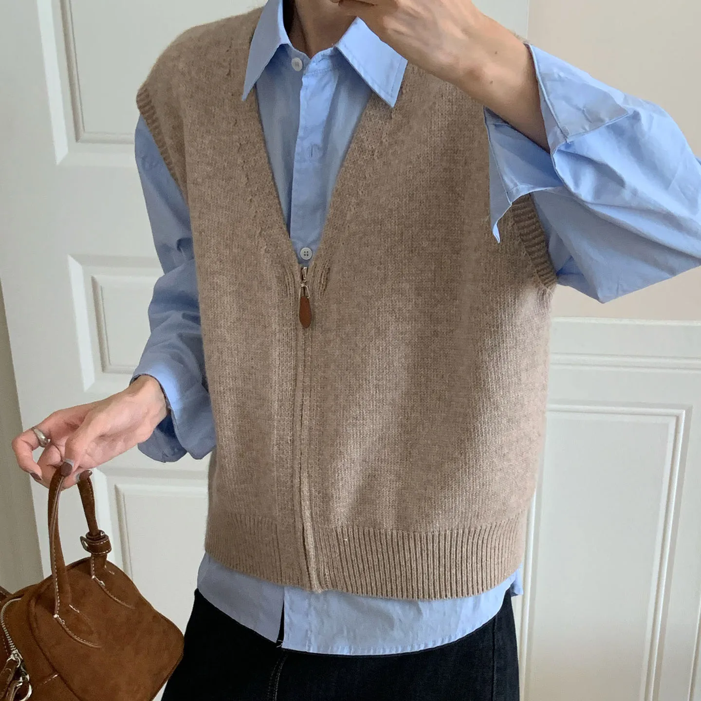 سترة نسائية عصرية بياقة على شكل V وسحاب أمامي، تصميم جديد لخريف هذا العام من Z، نمط عملي، مصنوعة من مواد أخرى 00% #1