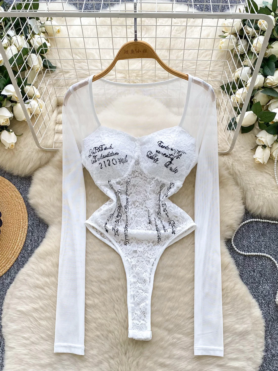 スパイシーなレタープリントワンピーススーツ レディース メッシュレース 細見え 美しいアウターウェア ベースシャツ ハイウエストショートパンツ