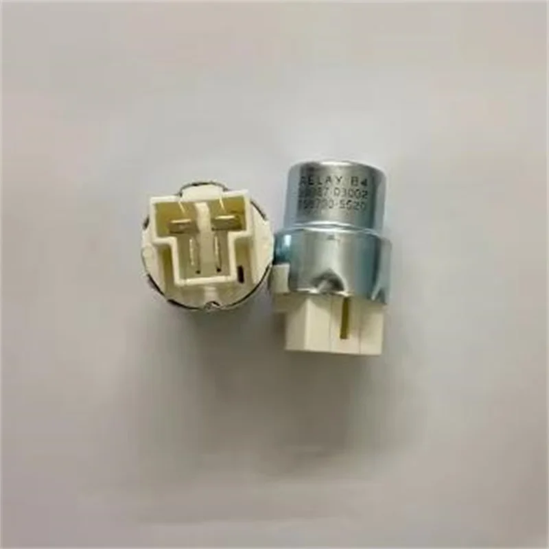 1pcs/lot 100% original genuine relay:90987-03002 056700-5520 24V Automotive iron shell relay