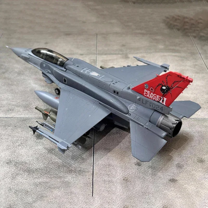 Diecast 1:72 Scale Singapore Air Force F-16D 023 fighter Alloy Finished Aircraft Simulation Model Souvenir Gifts For Adult Boy