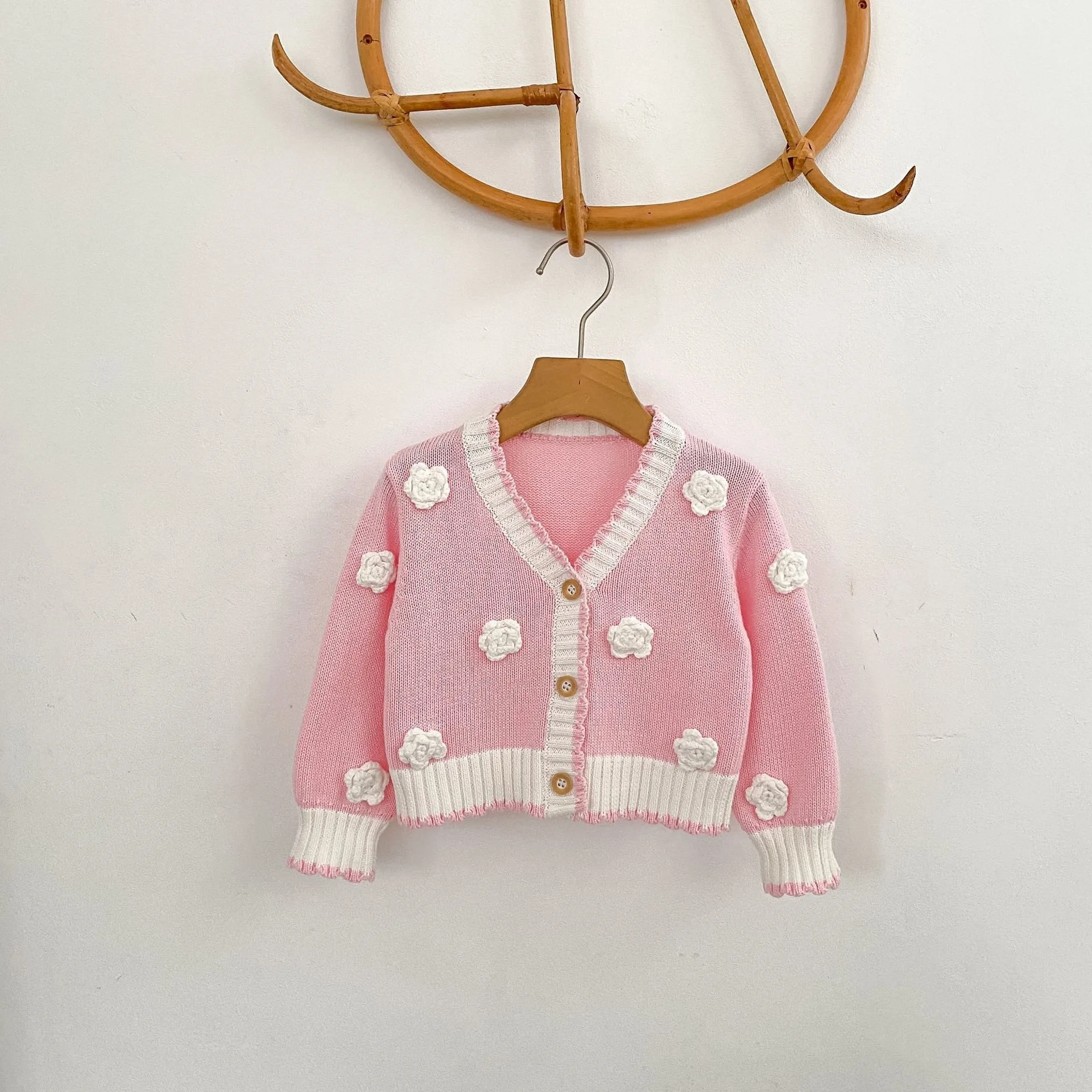 Women's Treasure Autumn and Winter Clothing Handmade 3D Flower Sweater New V-neck Knitted Cardigan