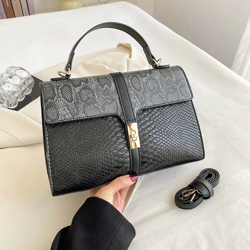 Designer Brand New High Quality Large Capacity Handbag Fashion Trend Serpentine Crossbody Bag for Women Hot Sale Free Shipping