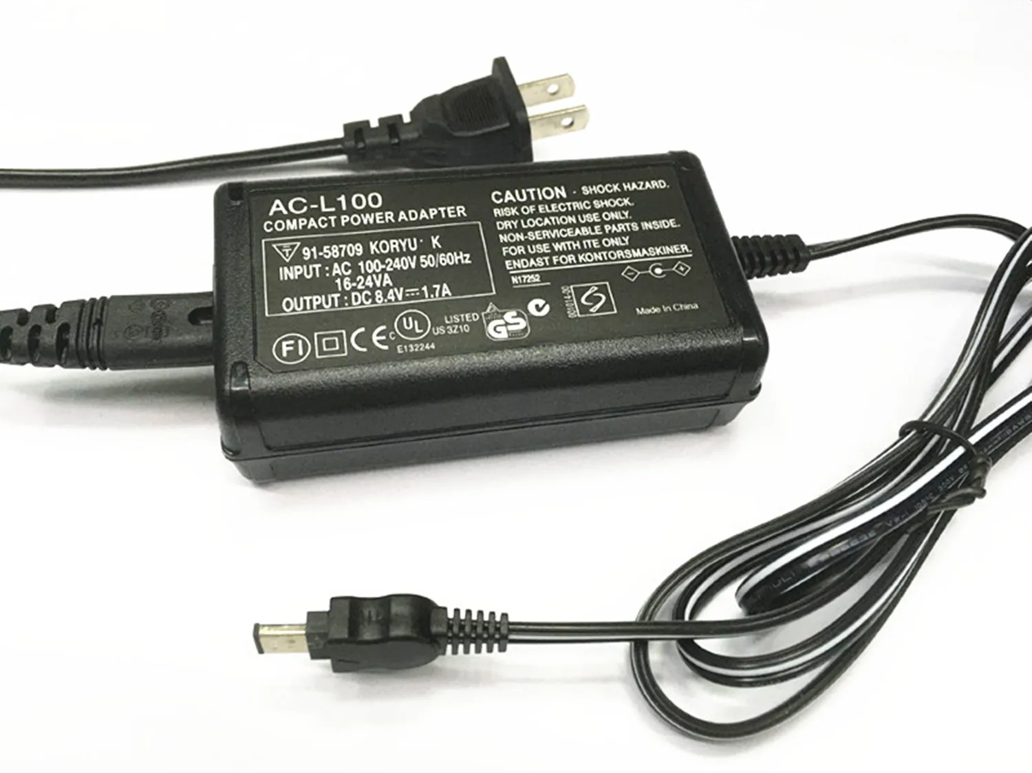 AC L100 Adapter Charger For Sony Handycam CCD-TRV16 CCD-TRV17 CCD-TRV25 CCD-TRV35 CCD-TRV36 CCD-TRV37 CCD-TRV43 CCD-TRV57