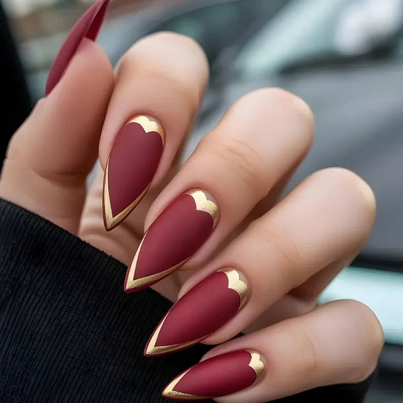 

24PCS French Almond False Nails Line Gilt Press on Nails Burgundy Simple Elegant Fake Nails European American Luxury Wearable