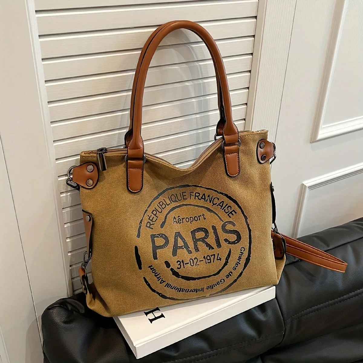 

Vintage Paris Tote Bag With Strap, Large Capacity Crossbody Shoulder Bag With Zipper Closure Fabric Lining Ideal For Daily Use