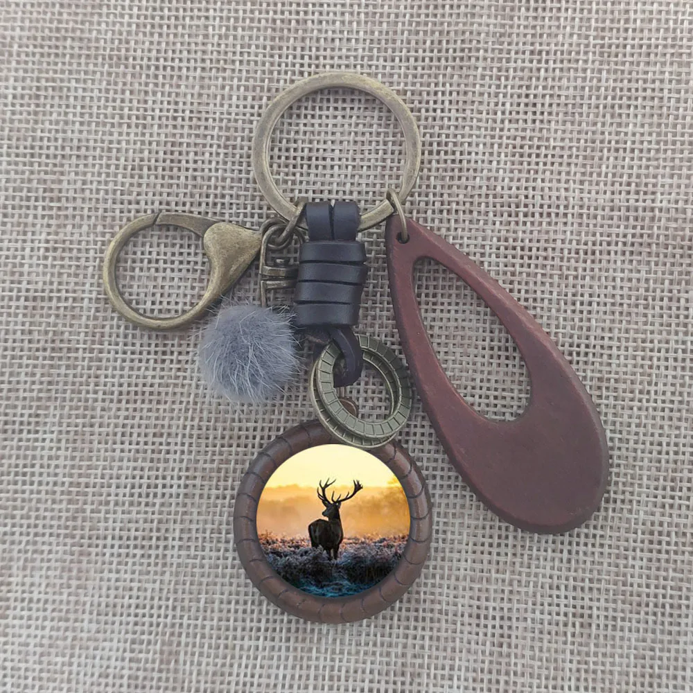 

Handmade Woven Cowhide Deer Keychain Wood Fluffy Ball Key Ring Student Funny Ancient Bronze Jewelry Individual Gift