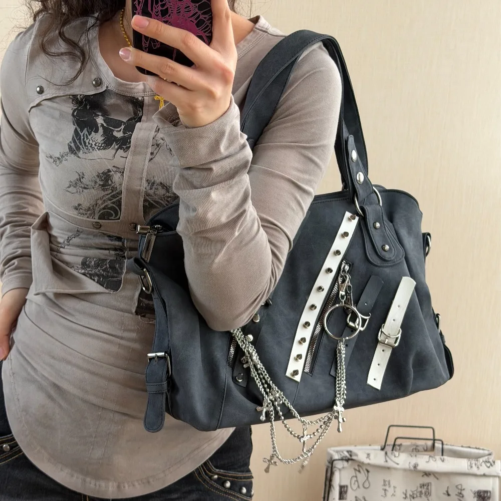Original Black Shoulder Bag Subculture Rivet Crossbody Bags Chain Punk Messenger Bag for Men and Women