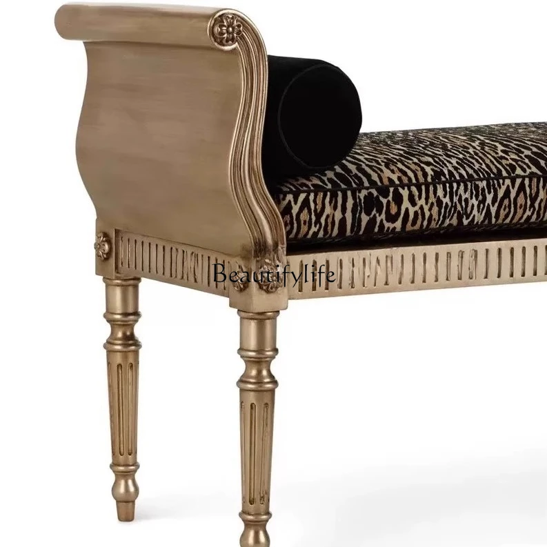 مقعد بجانب السرير من الخشب الصلب الفرنسي القديم، مقعد أريكة من القماش المنحوت القديم الكلاسيكي الجديد