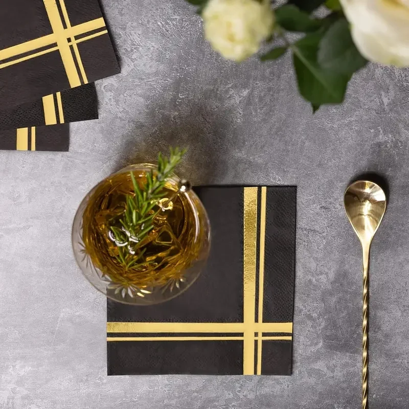 Weiße und goldene Servietten – Set mit 40 Einweg-Cocktail- und Dessertservietten mit Goldbesatz, perfekt für Hochzeitsfeiern und Events – Detail 4