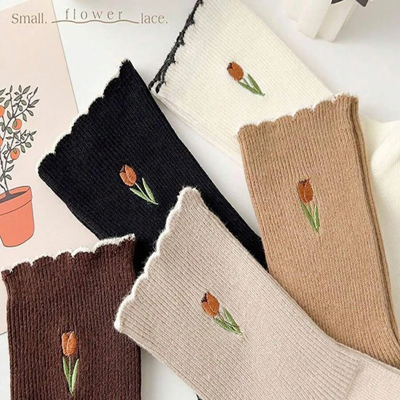 5-Paar Damen-Socken mit Blumenmuster und mittlerer Röhre, modische Plissee-Kanten, Vintage-Farbe, weich, bequem, für alle Jahreszeiten, lässige Socken – Detail 4