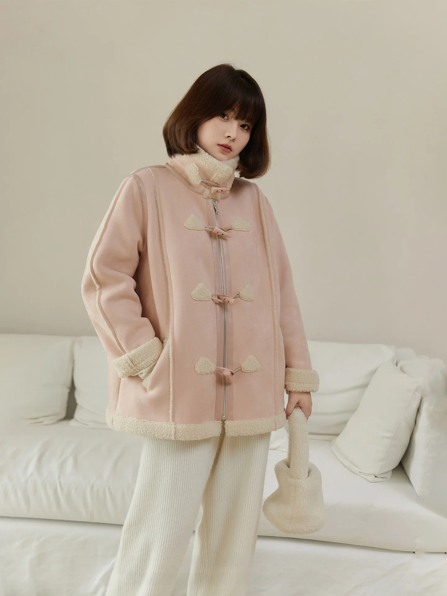 

Утепленное зимнее пальто для полных женщин с пуговицами-клевантами, замшевое, с меховой подкладкой, теплое, повседневное, с длинными рукавами