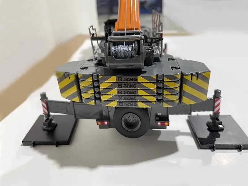 1:50 Scale XGMC XCA200L8 Truck Crane Model All Terrain Crane Gift Boys