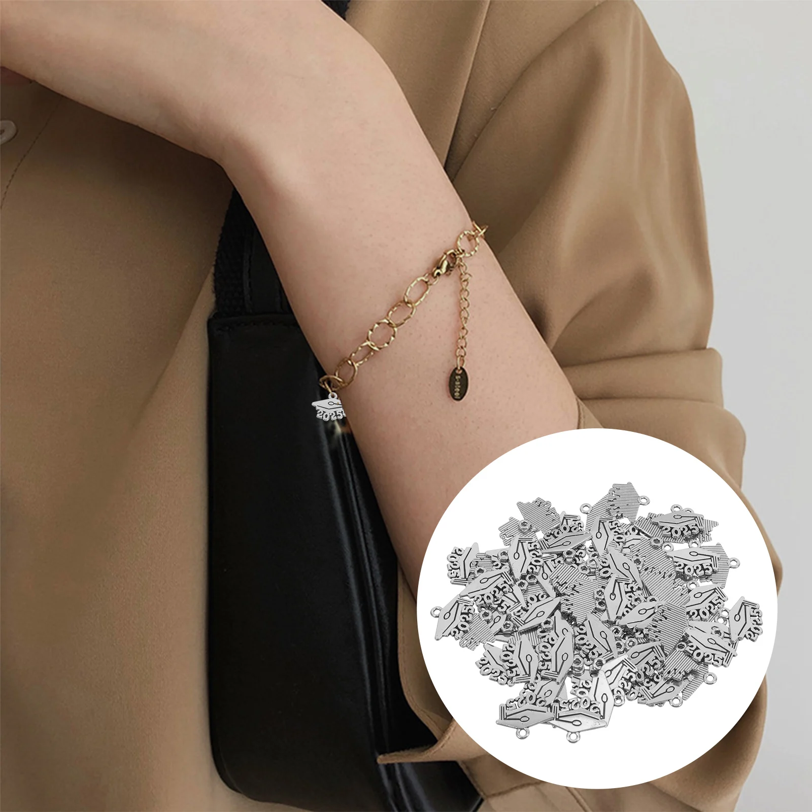 

100 Pcs Graduation Cap Pendant 2025 Year Charm Alloy Jewelry DIY Accessories Decorations Durable Material Photo Keychain