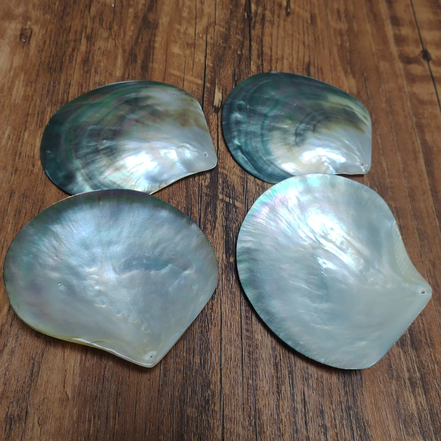 2 PC Natural Seashell Pearl Shells With Hole Pinctada Margarilifera Conch Pendant Shell Jewelry Accessories Gifts for Women