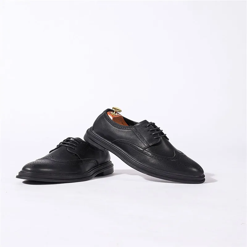 

Fashion New Gentleman Pointed Oxford Shoes For Men Black Wedding Dress Homecoming Formal Wedding Footwear