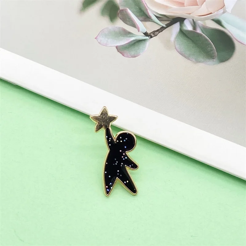 Creative Take Off The Star To Design You Metal Enamel Brooch Small Cute Couple\'s Best Friend Badge Pin Clothing Bag Accessories