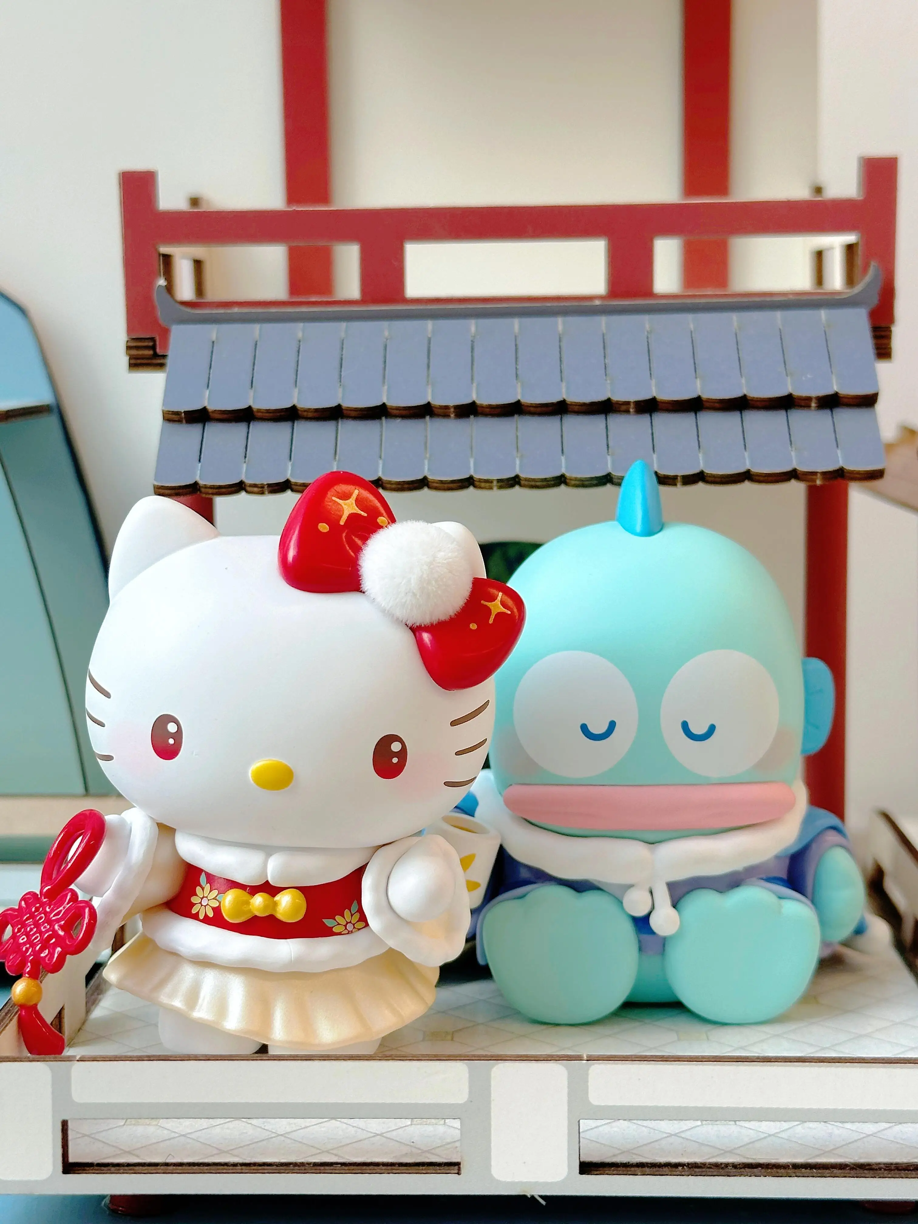 ハローキティ四季エレガント衣装シリーズブラインドボックスかわいい人形コレクションデスクトップオーナメントファッショントレンドギフトガール