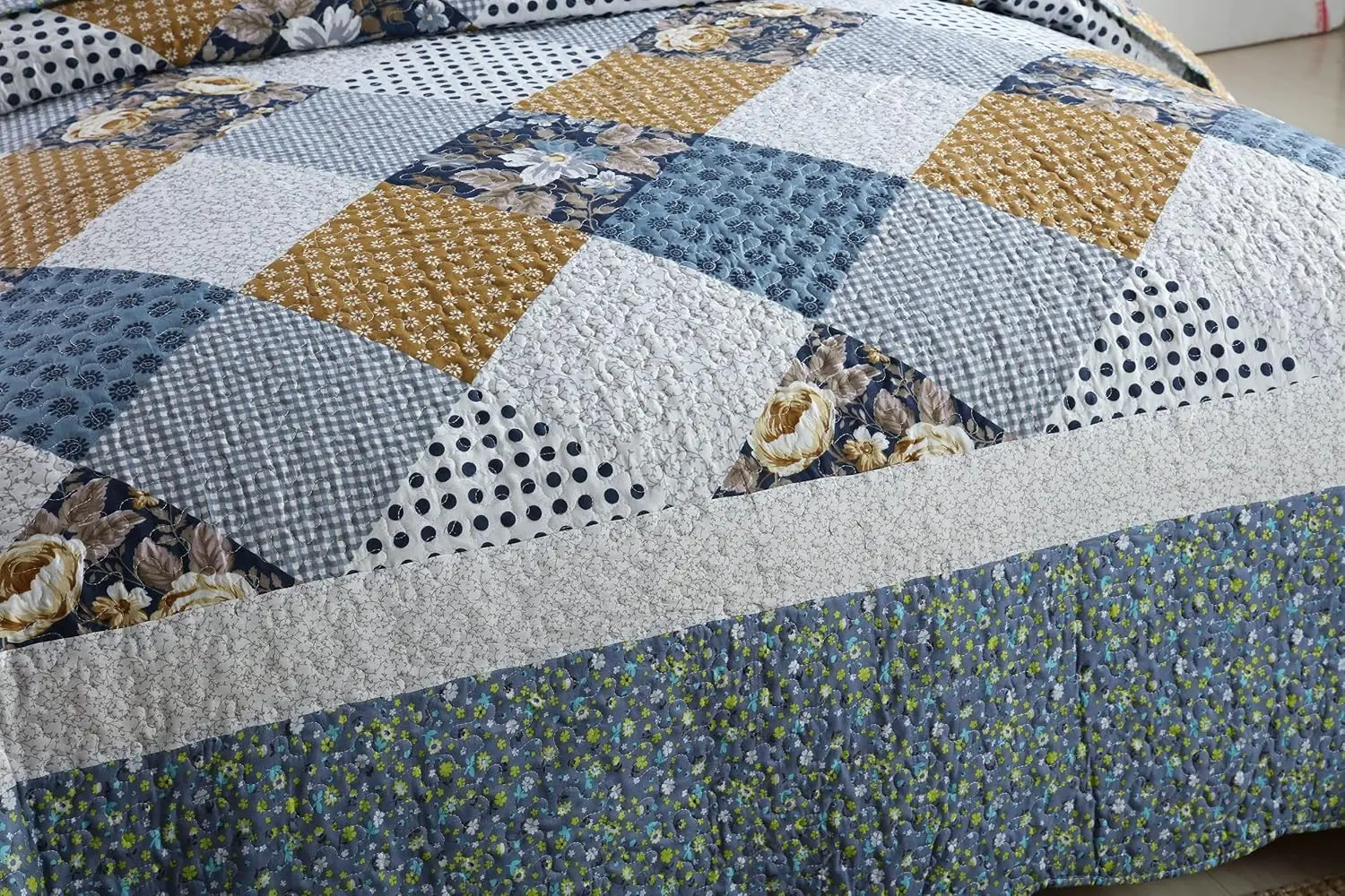 

Travan 3-Piece King Bedspread Quilt Sets Patchwork Floral Oversized Reversible Soft Quilted Bedding Coverlet Set For All