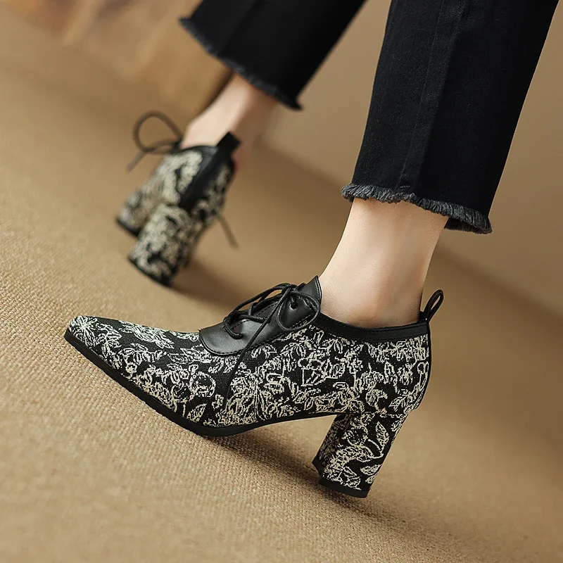 

2024 new spring autumn women pumps plus size 22-26.5cm PU upper lace up pointed toe flower thick high heel women shoes fashion
