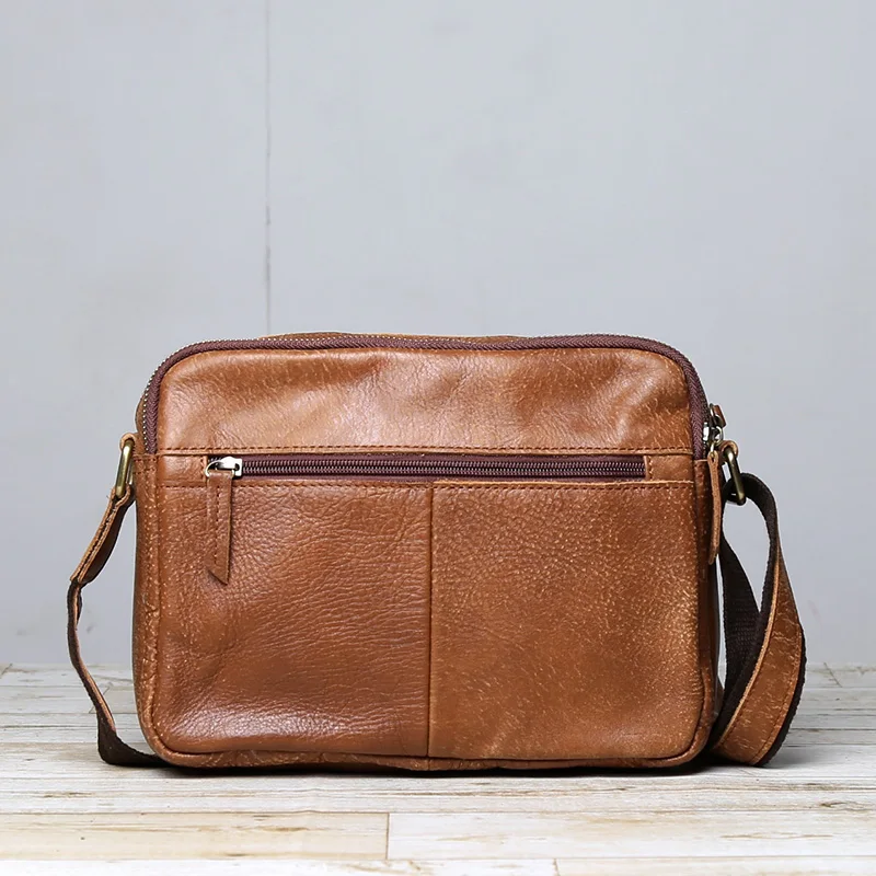 Hand-Tanned Cattle Leather Messenger Bag Small Backpack Men\'s Horizontal Style Retro Single Shoulder Bag Leather Messenger Bag