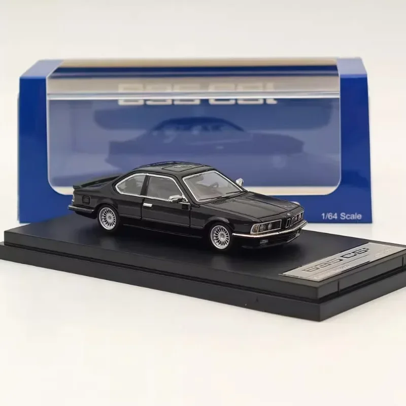 1/64 BMW E24 635 CSI diecast alloy simulation model, children\'s collection of decorative toys, for children\'s holiday gifts.