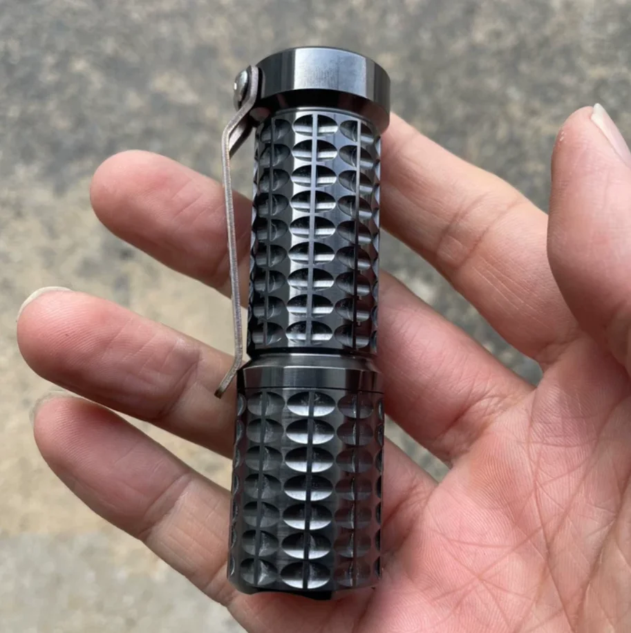 Used EDC flashlight hanko Zirconium alloy Torch Lamp decompression toy