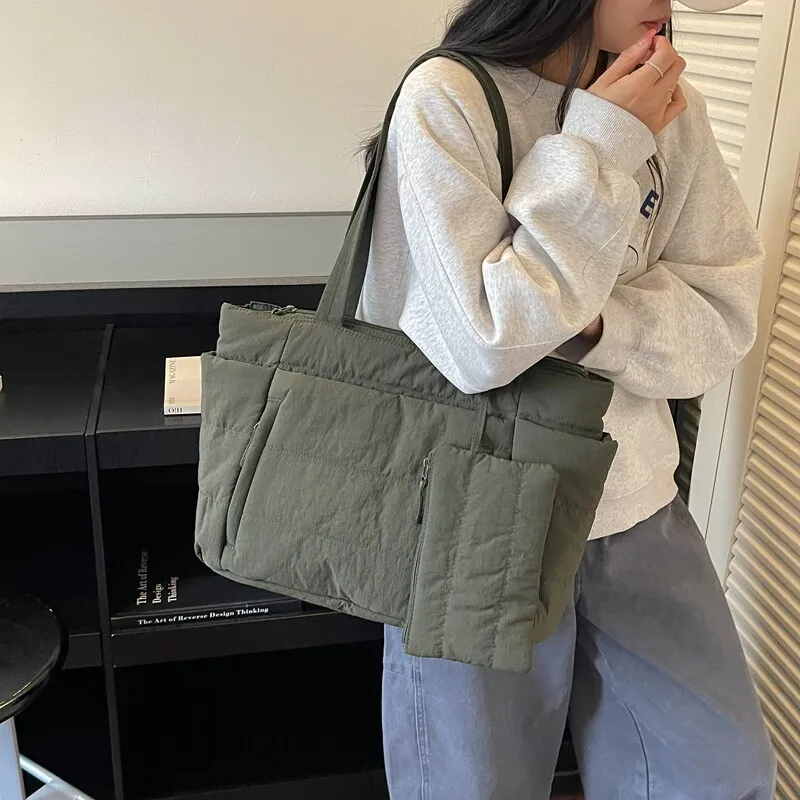 Simple large-capacity tote bag for female students, commuter shoulder bag, laptop handbag, lightweight and versatile outdoor tra
