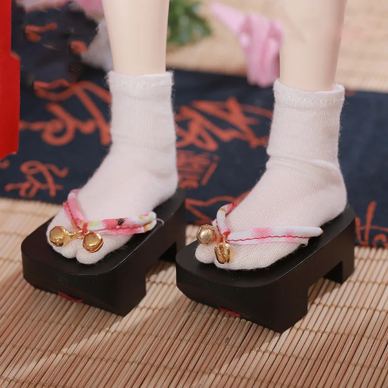 

BJD Doll shoes suitable for 1/4 size doll fashion with black floral slippers sandals bells 1/4 shoes doll accessories